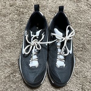 Nike Turf shoes size men’s 7 women’s 8.5